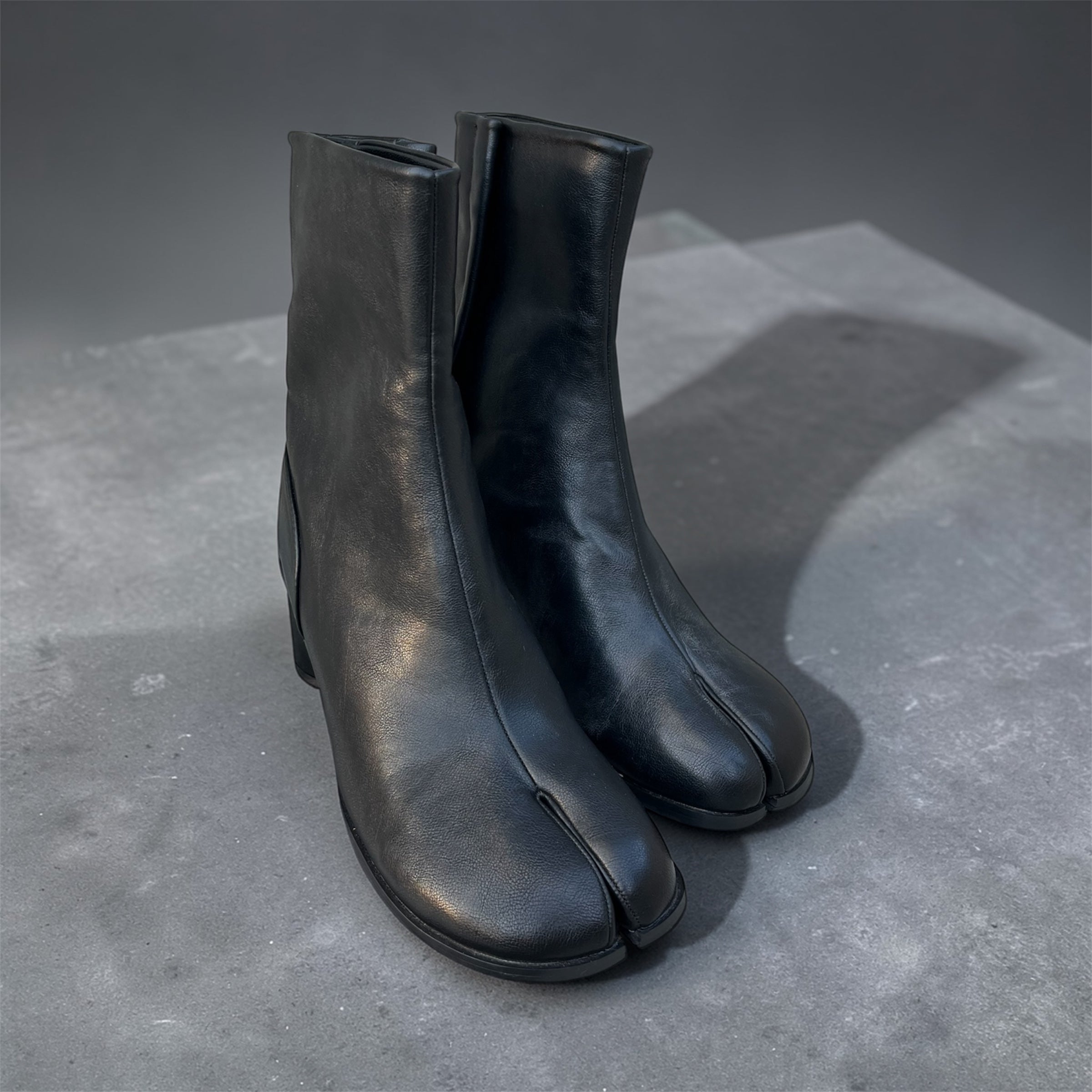 tabi boots